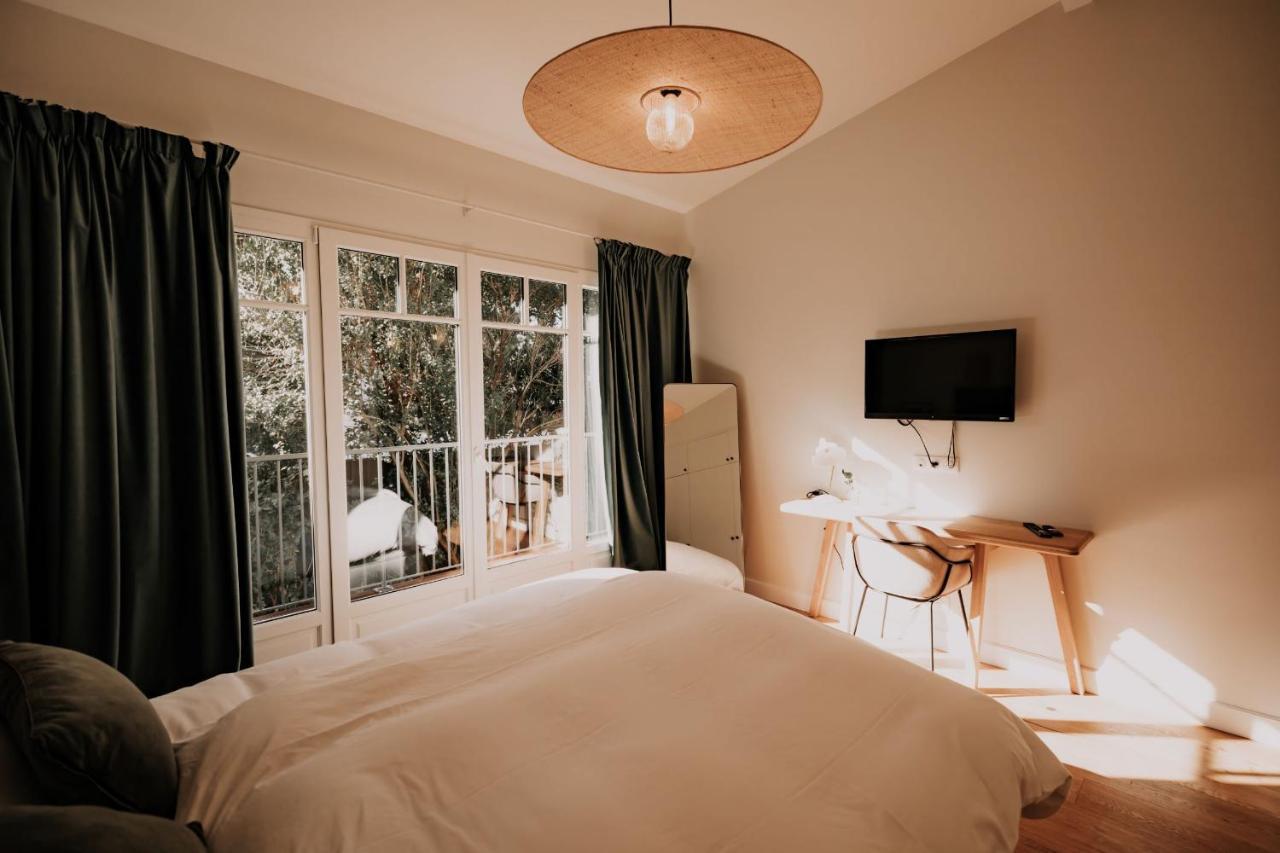 Chez Brens - Maison D'Hotes A La Hume グジャン・メストラ 部屋 写真