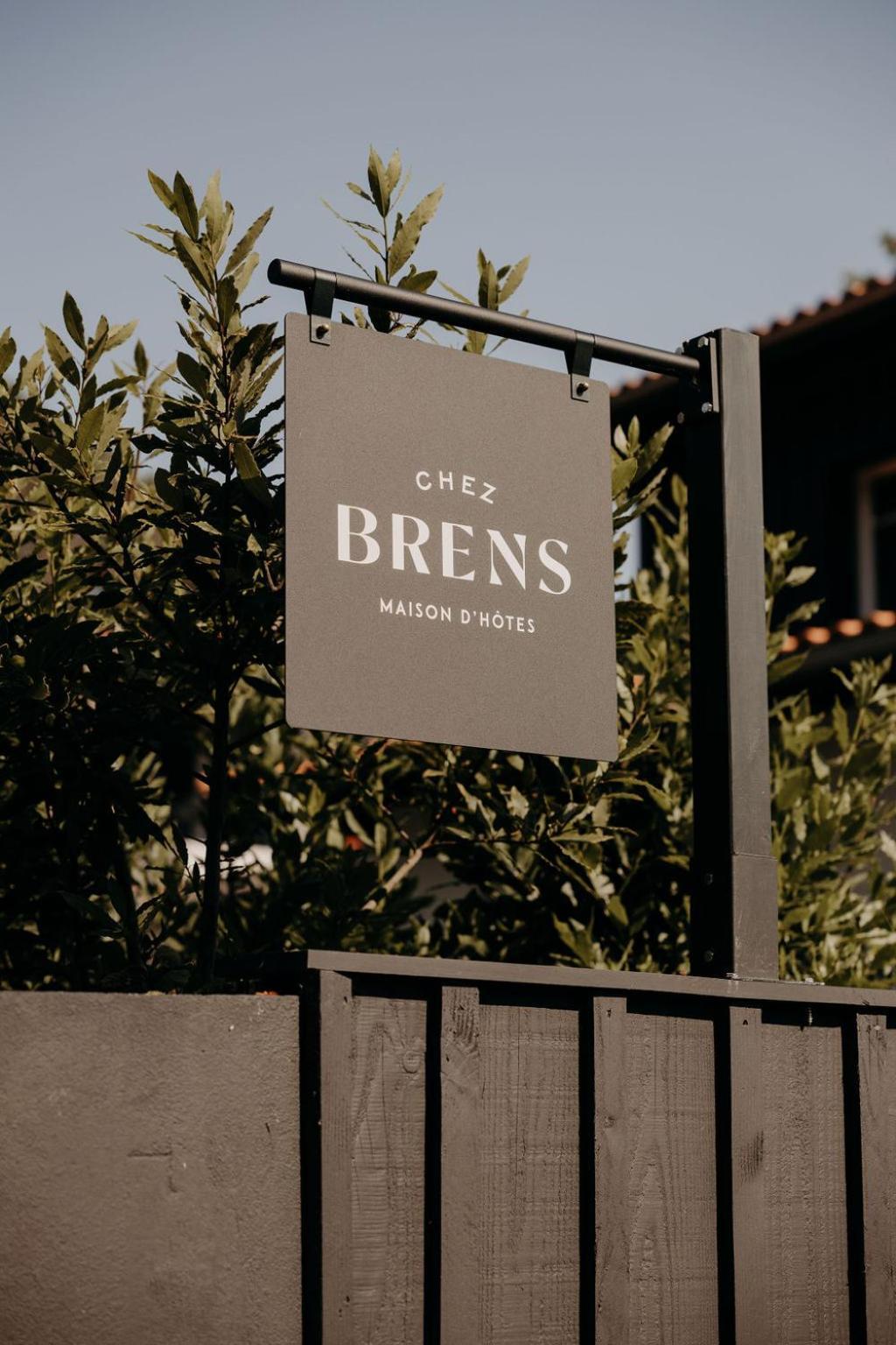 Chez Brens - Maison D'Hotes A La Hume グジャン・メストラ エクステリア 写真